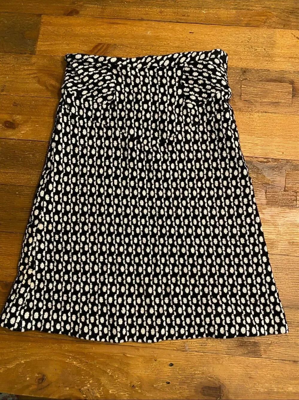 Diane Von Furstenberg size 10 black white Wool skirt